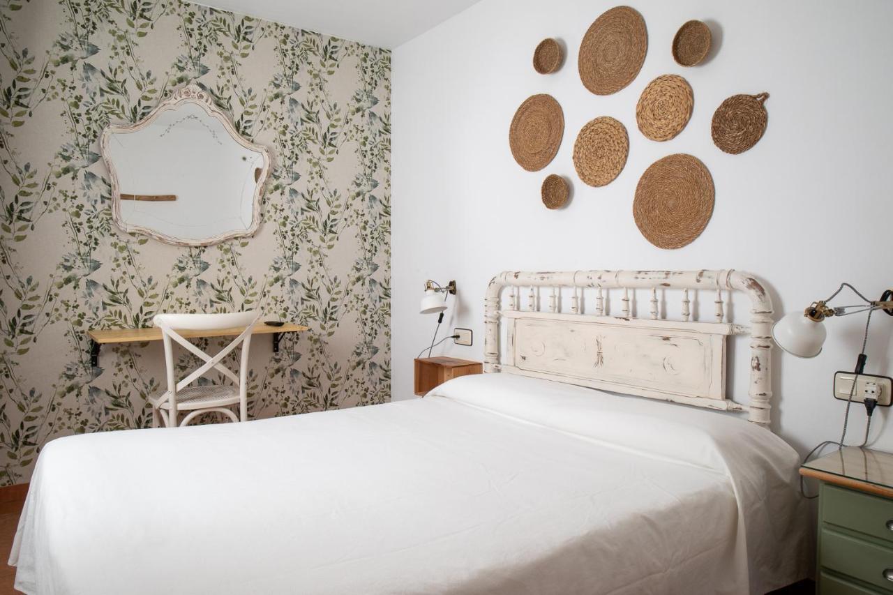Hostal El Pozo Чулілья Екстер'єр фото