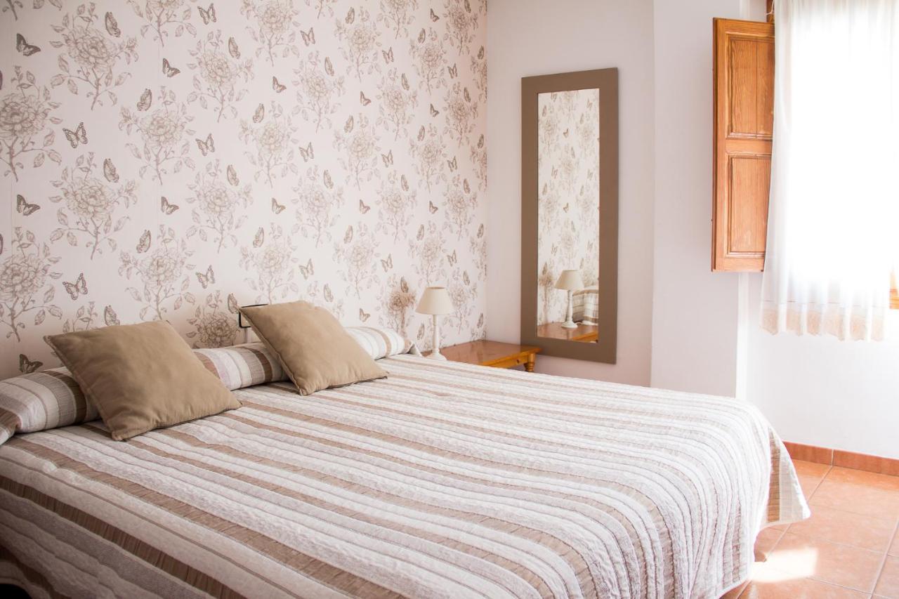 Hostal El Pozo Чулілья Екстер'єр фото