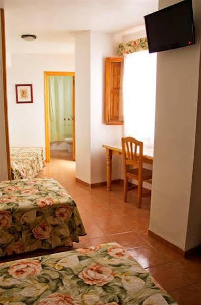 Hostal El Pozo Чулілья Екстер'єр фото